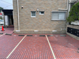 磯村クリニック専用駐車場（3台分）